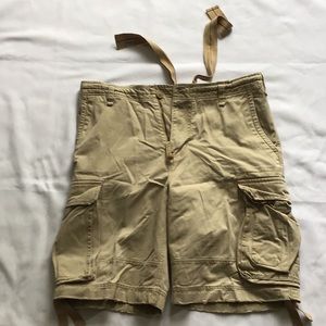 Mens heavy duty cargo shorts.